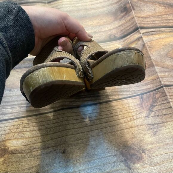 UGG Lomita size 7 Women’s Brown Open Toe Clog Heeled Sandals - Picture 6 of 6